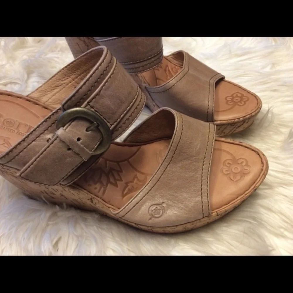 Born platform sandal